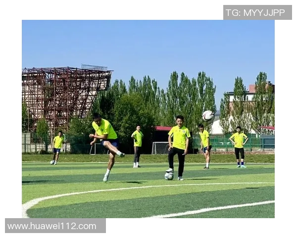 当国外球星在绿茵场上纵情驰骋展现足球艺术魅力瞬间 当国外球星在绿茵场上纵情驰骋展现足球艺术魅力瞬间